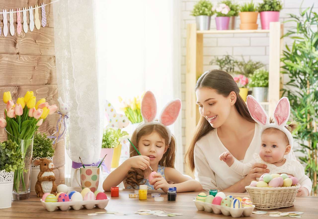 Painting Easter eggs puzzle online from photo