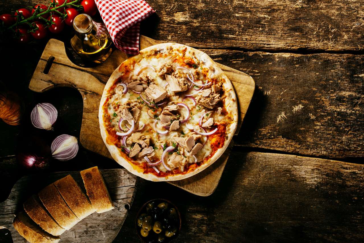 Finom pizza egyenesen a sütőből puzzle online fotóról