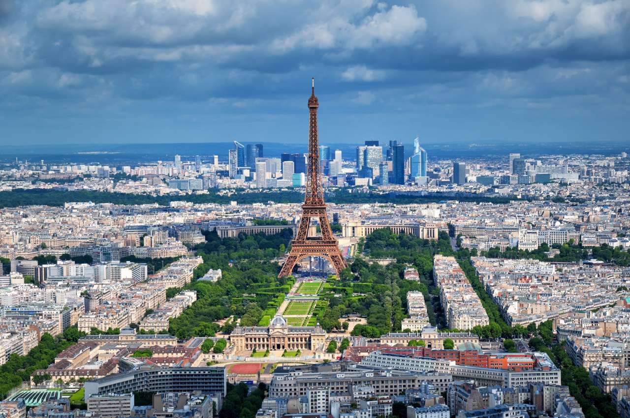 Eiffel tower in Paris puzzle online from photo