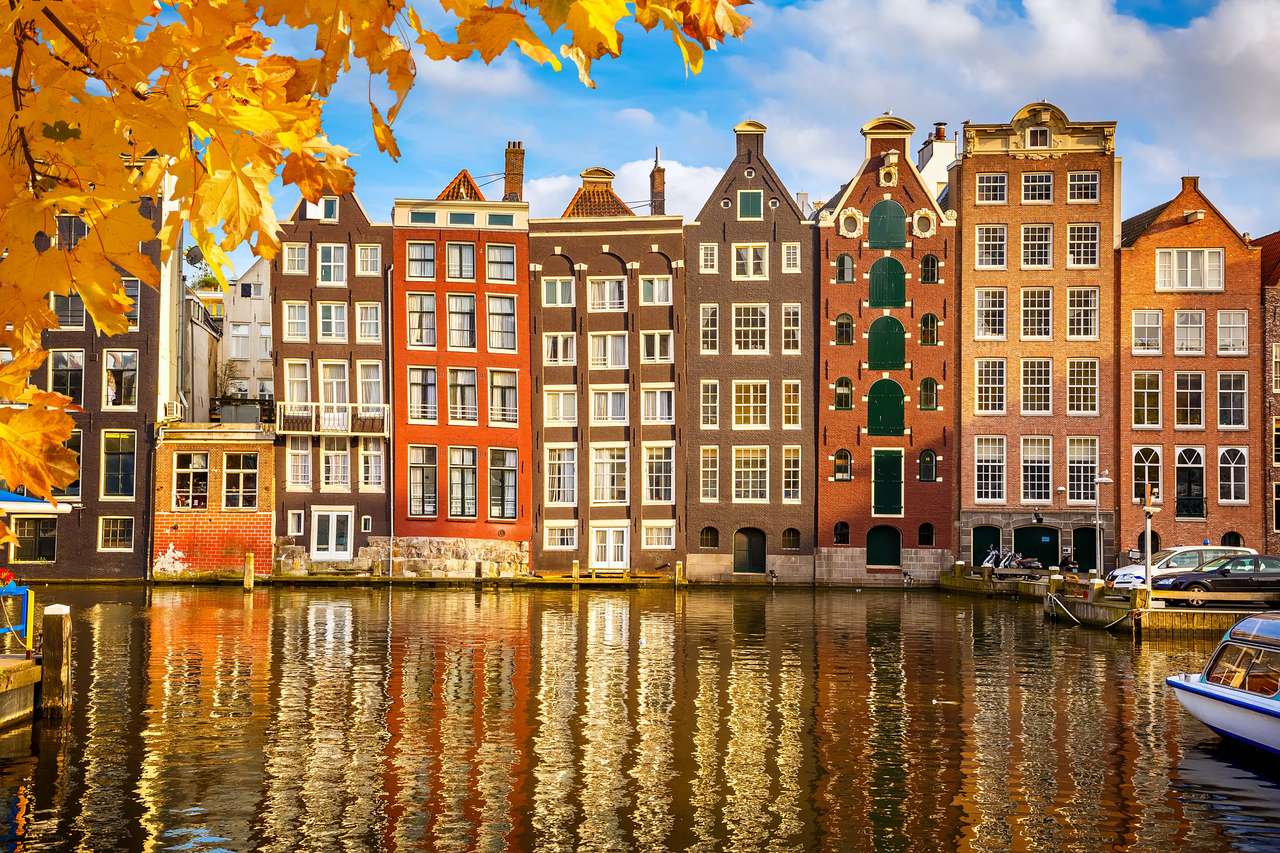 Viejas casas de vivienda en Amsterdam puzzle online a partir de foto