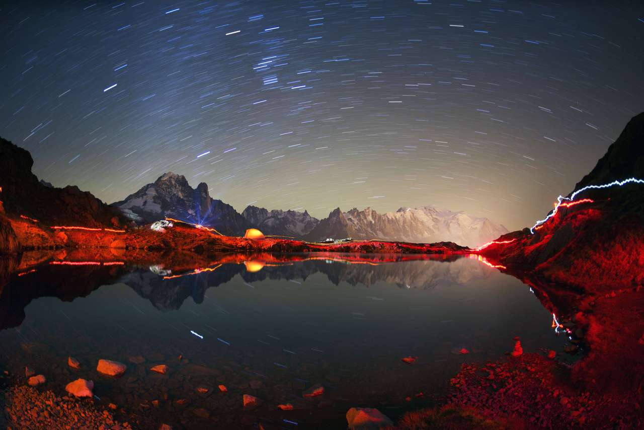 Mont Blanc vista à noite puzzle online a partir de fotografia