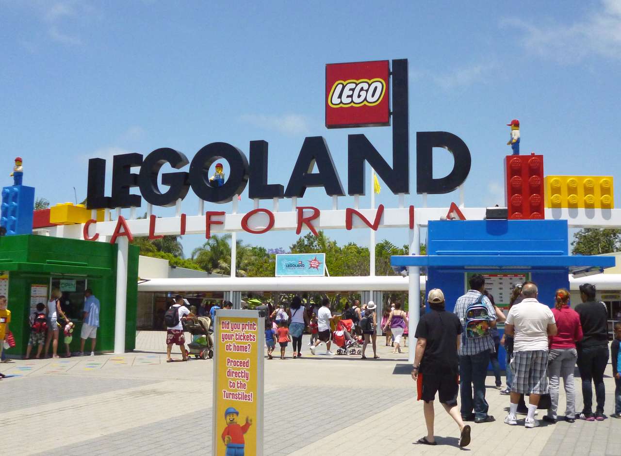Legoland puzzle online from photo
