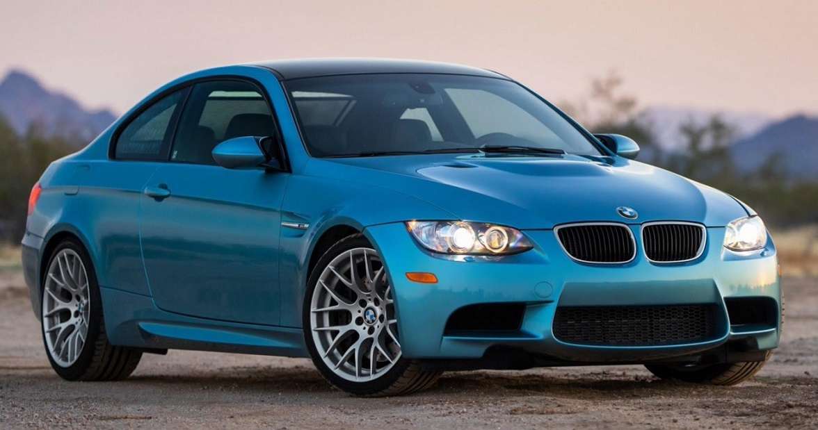 BMW M3 - Специално синьо онлайн пъзел от снимка