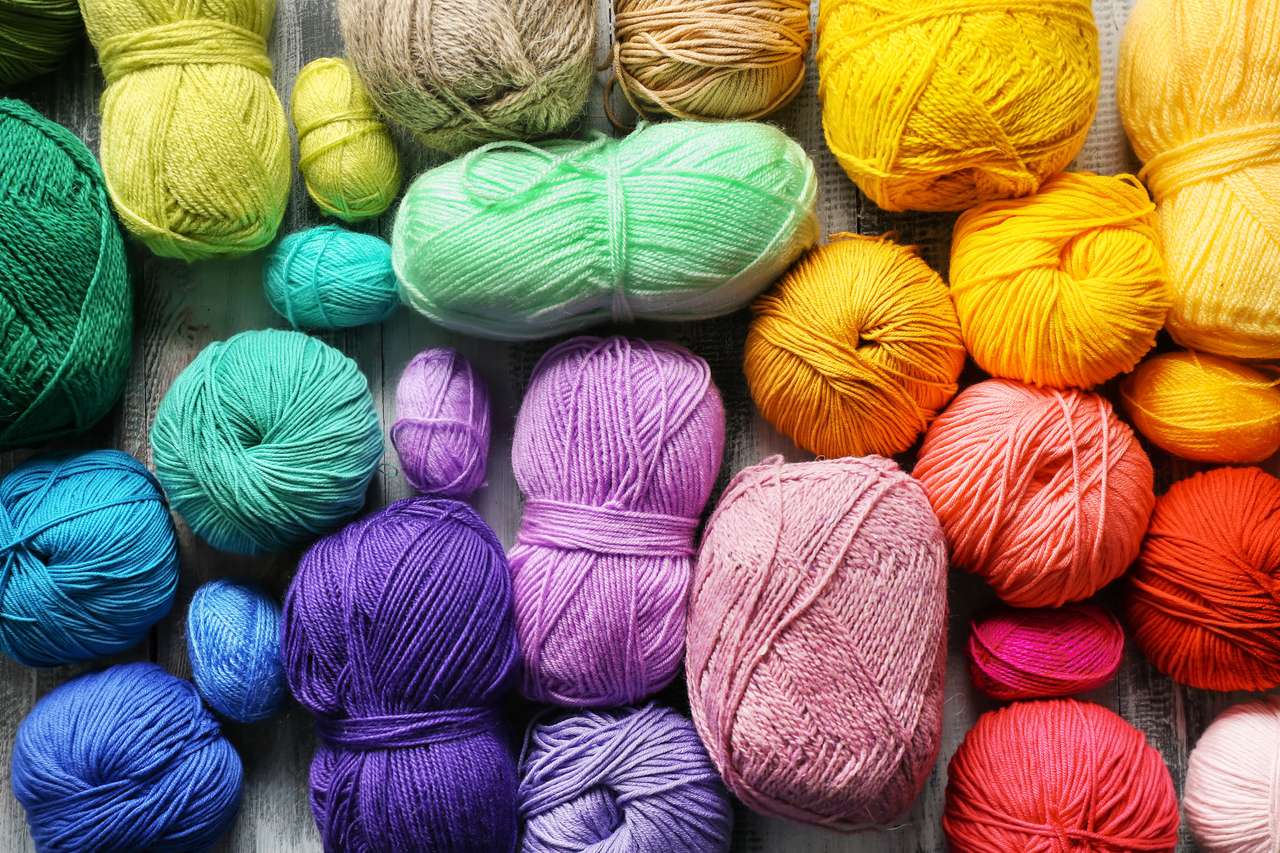 Colorful yarn online puzzle