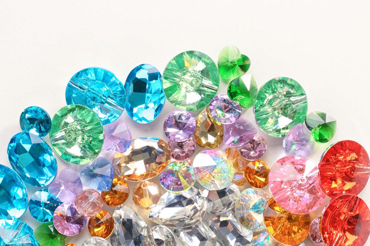 Färgglada smycken Pussel online