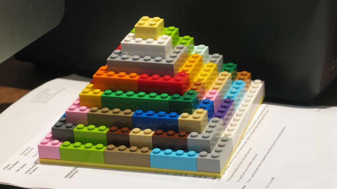 Legopyramidelc. Online-Puzzle vom Foto