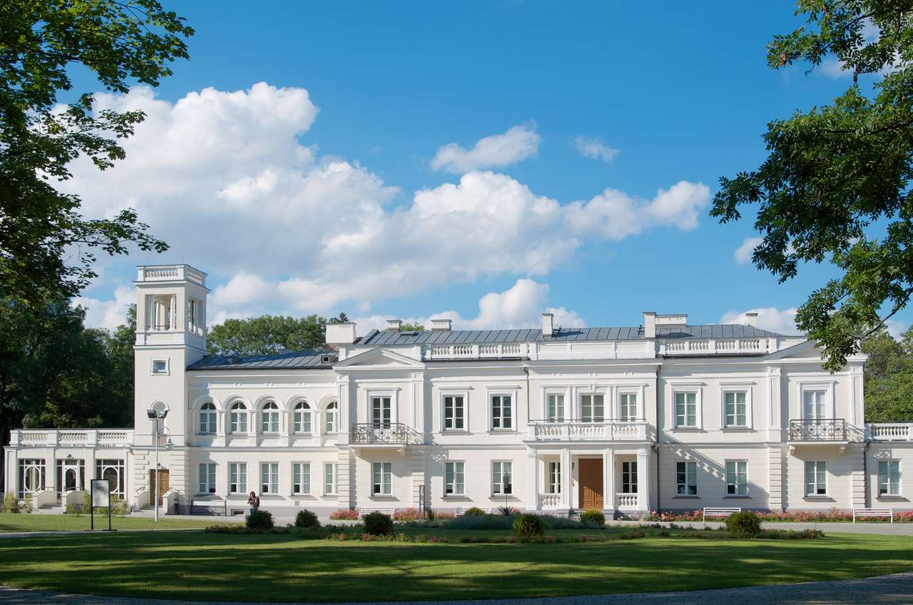 Palast in Sanniki. Online-Puzzle