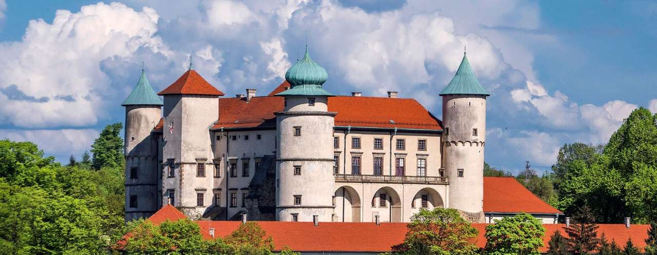 Castelo em Nowy Wiśnicz puzzle online a partir de fotografia