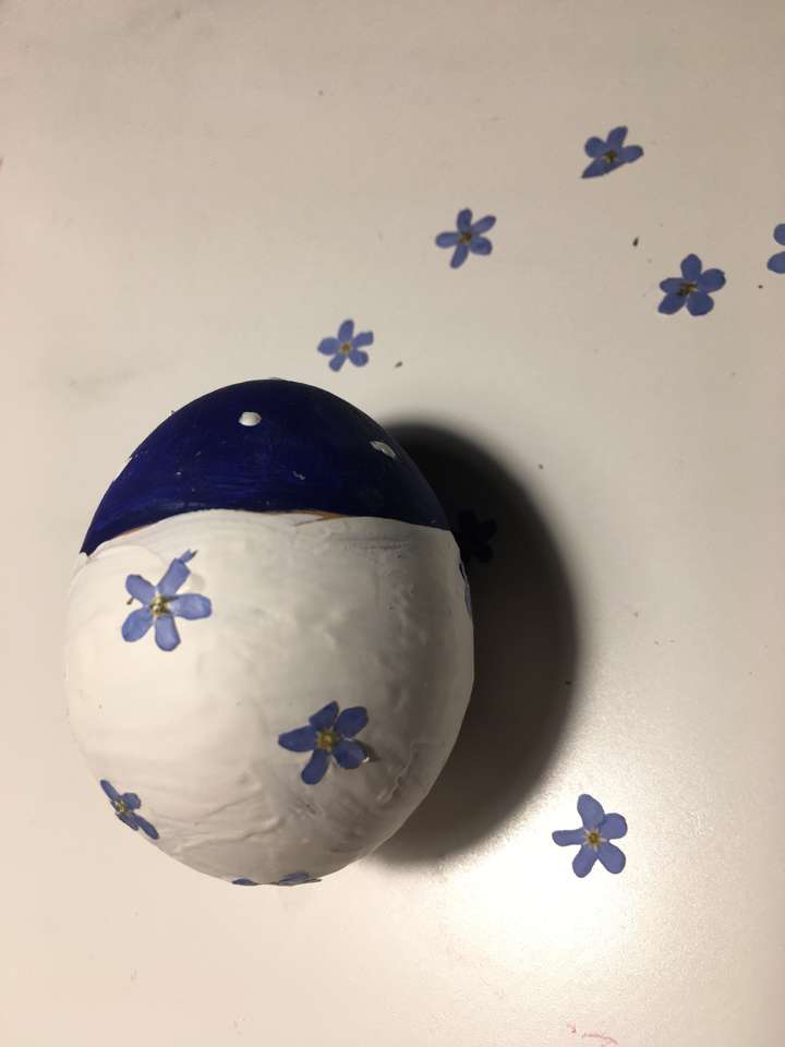 Uovo di Pasqua con fiori puzzle online