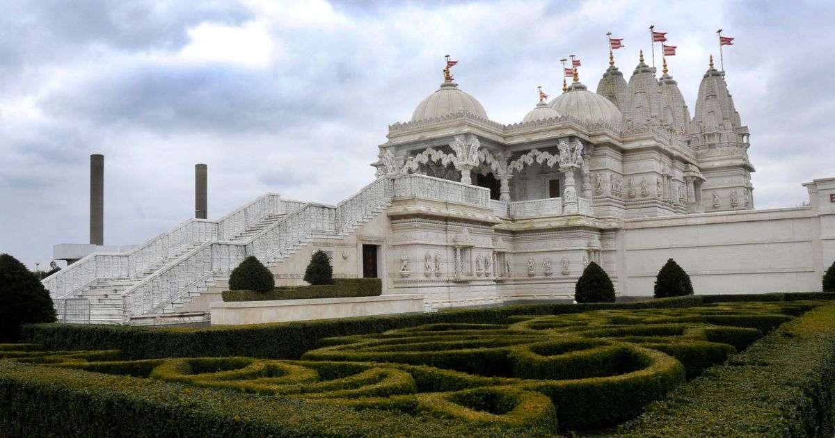 Храм Нисден Сваминараян пазл онлайн из фото