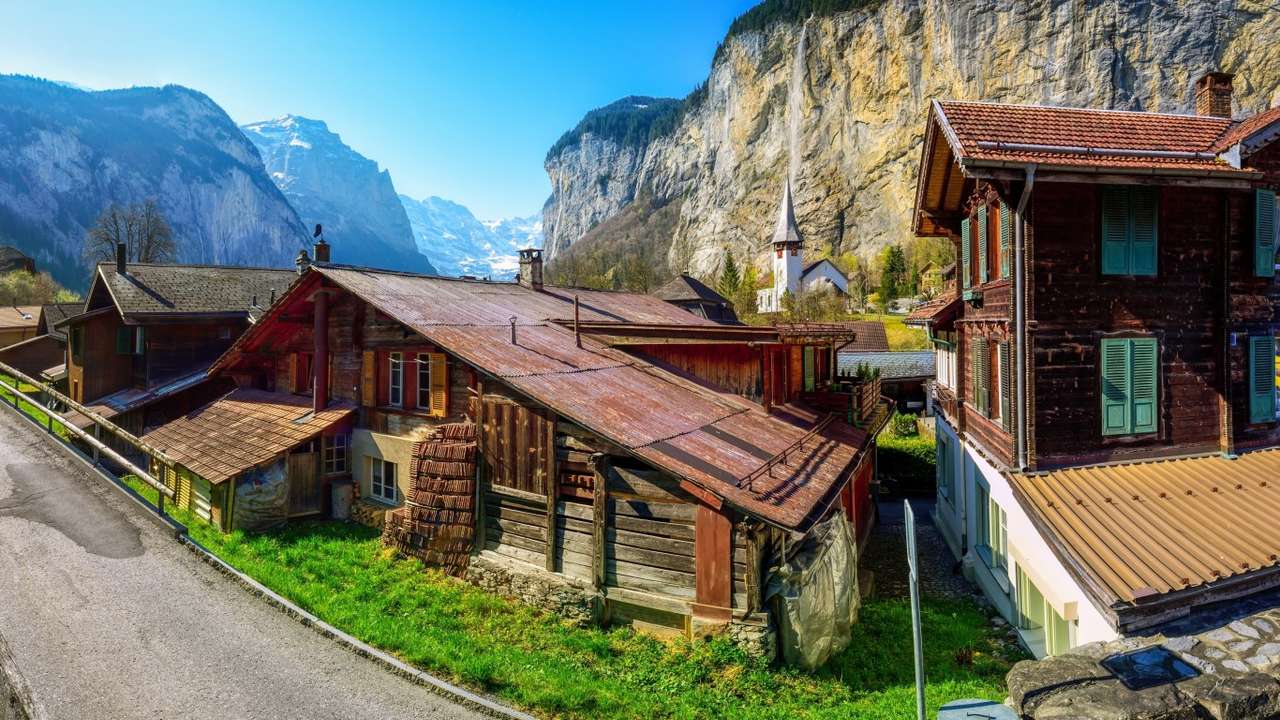 Mountains with hut online puzzle