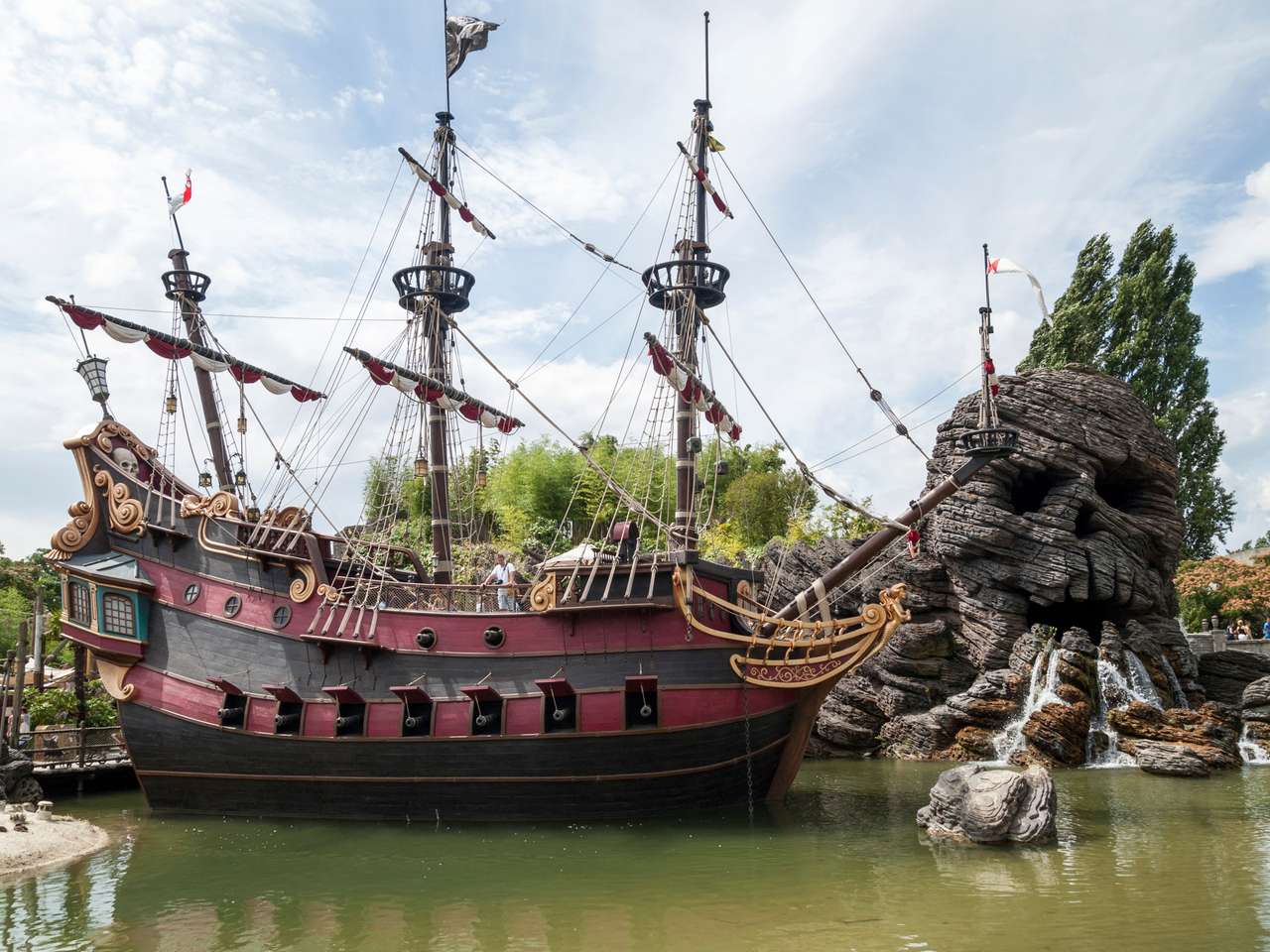 Captain Hook's Ship puzzle online from photo