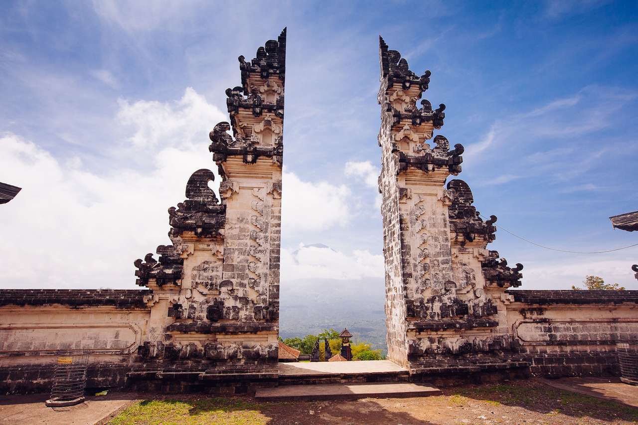 Temple of Pura Lempuyang puzzle online from photo