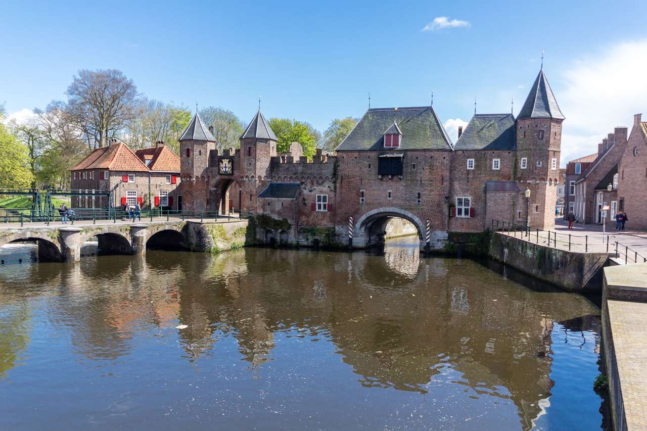 Medieval Amersfoort walls puzzle online from photo