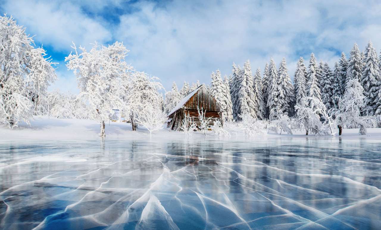 Zamrzlé jezero puzzle online z fotografie