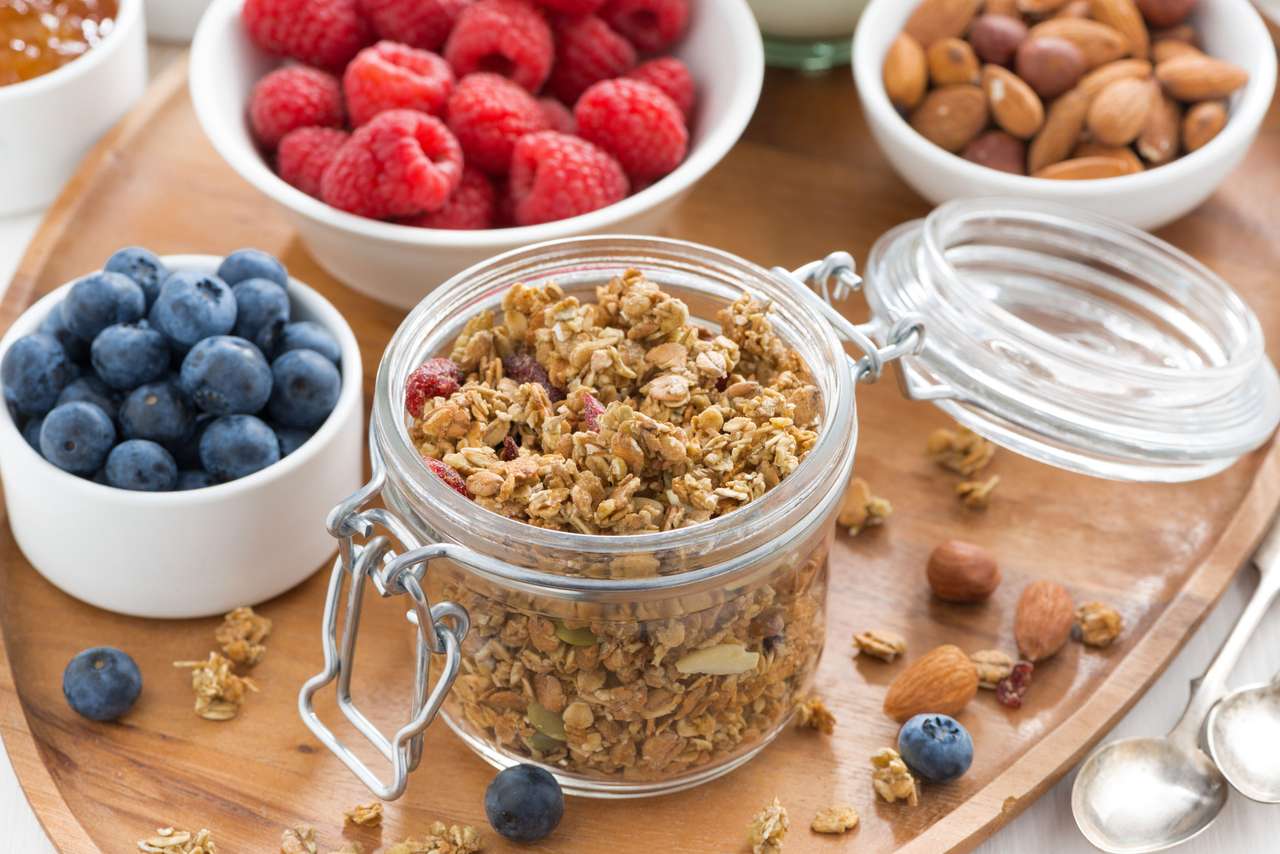 Granola and berries online puzzle