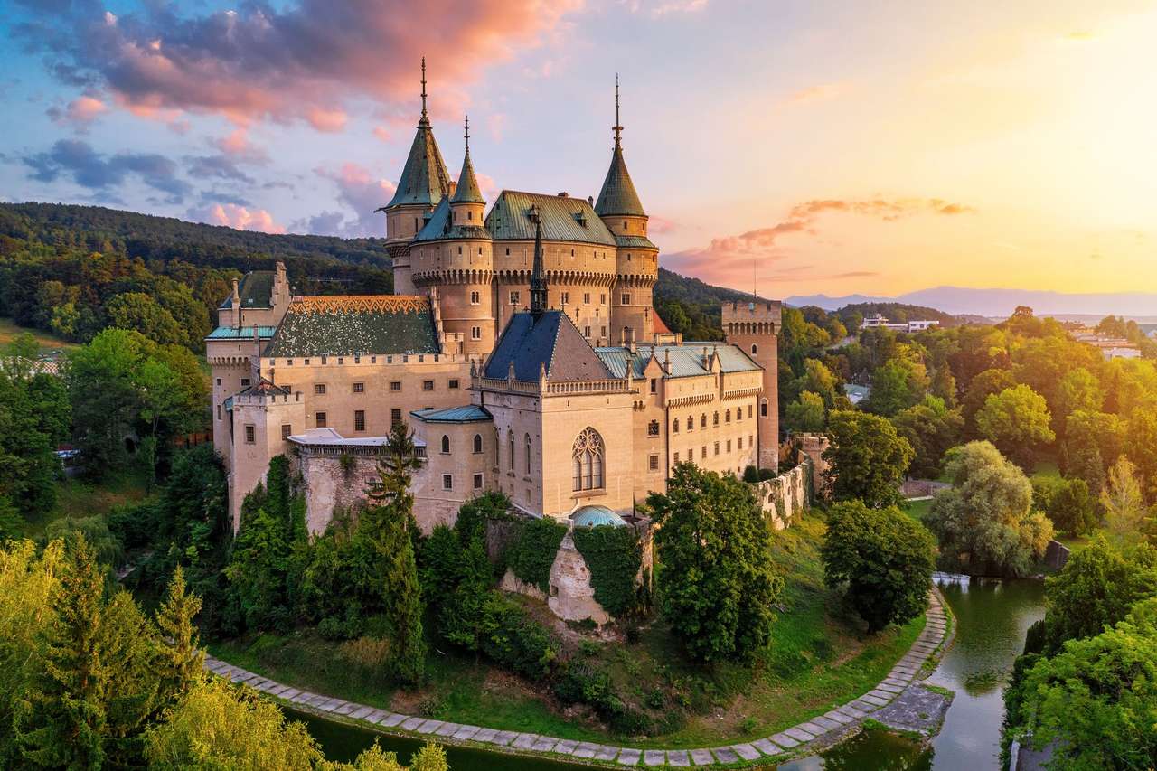 bojnice-castle online puzzle