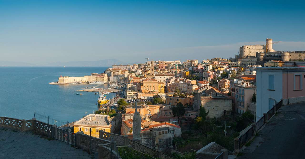 Olaszország, panorámás kilátás a Gaeta-öbölre online puzzle