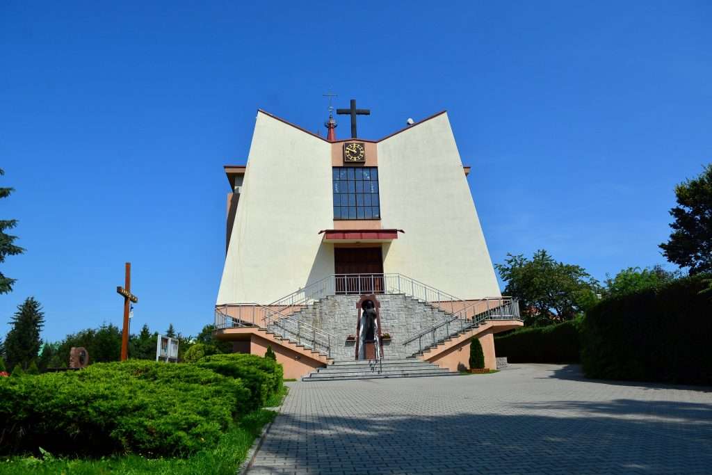 Церква в Ржонській скласти пазл онлайн з фото