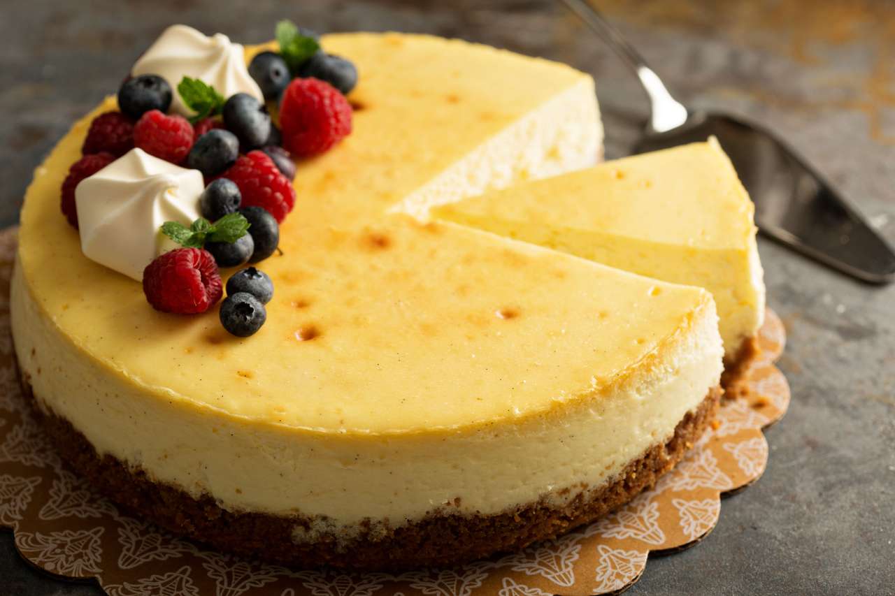 Homemade New York cheesecake puzzle online from photo