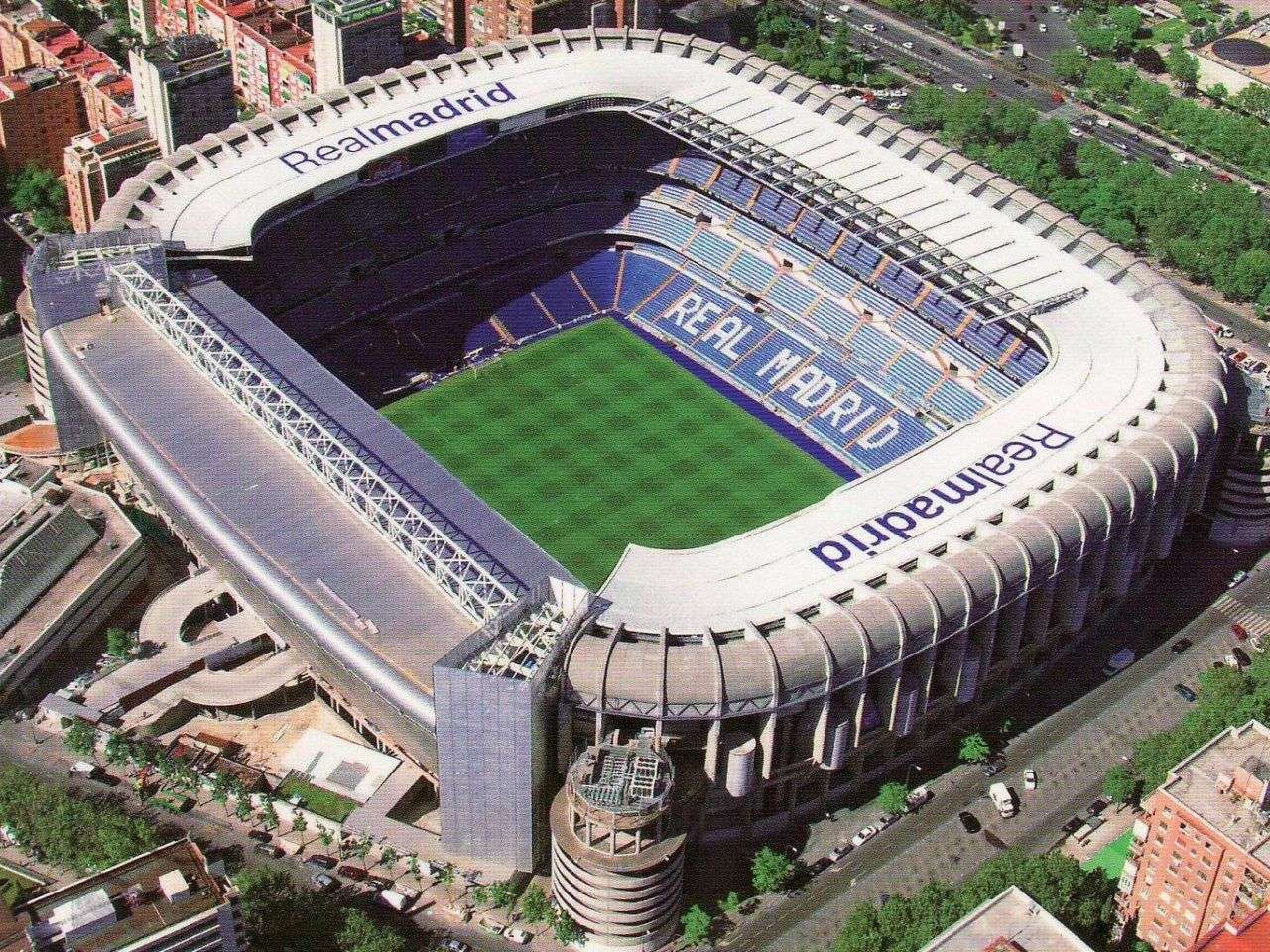 Bernabeu puzzle online from photo
