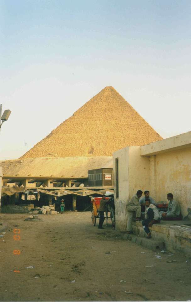 Giza-pohled na pyramidu puzzle online z fotografie
