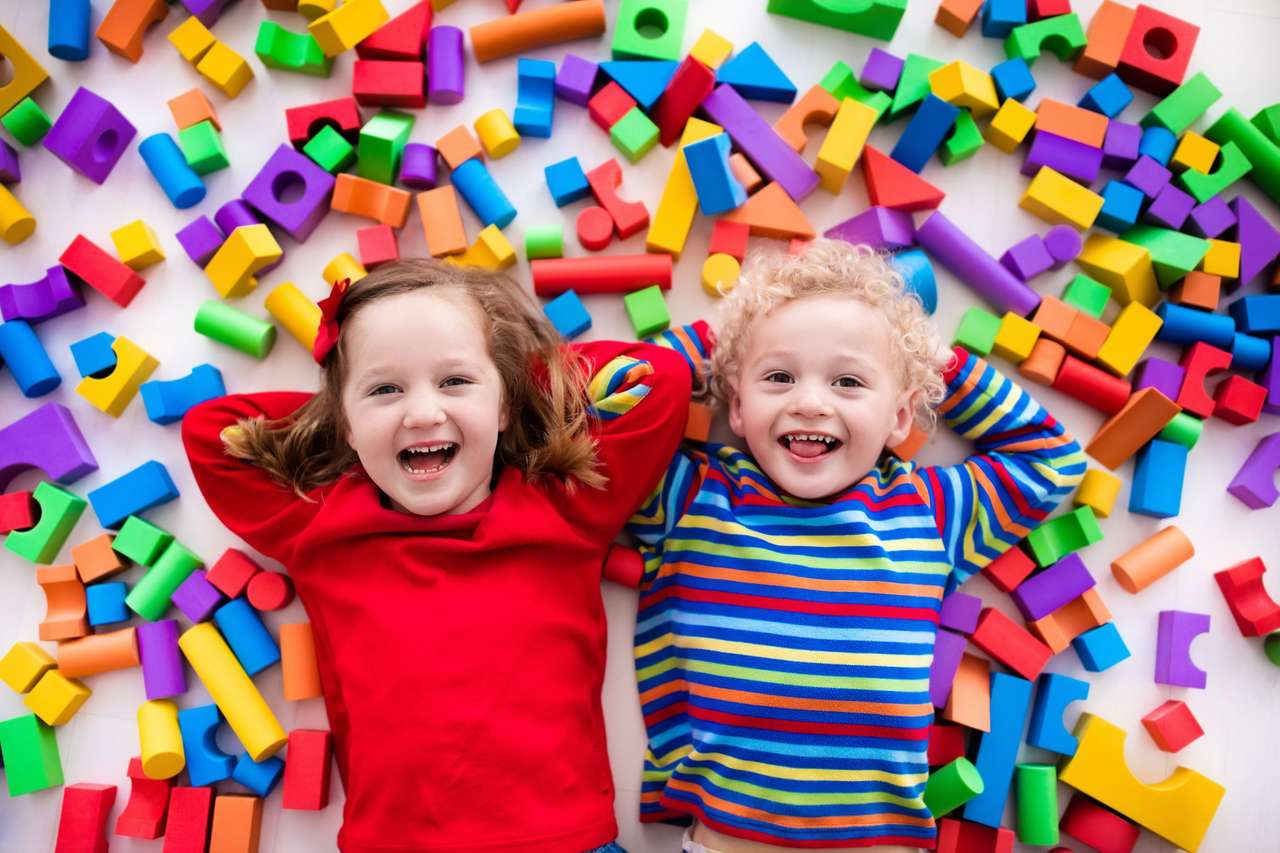 Felici bambini in età prescolare. puzzle online