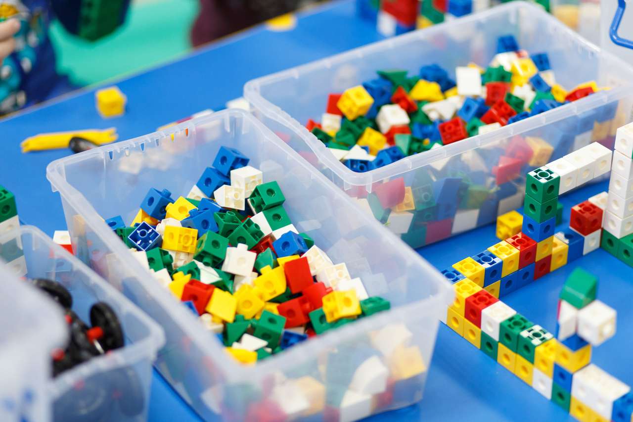 Colorful building blocks online puzzle