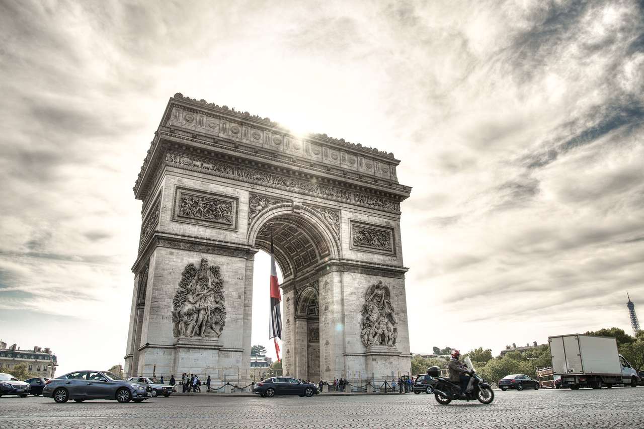 Триумфальная арка пазл онлайн из фото