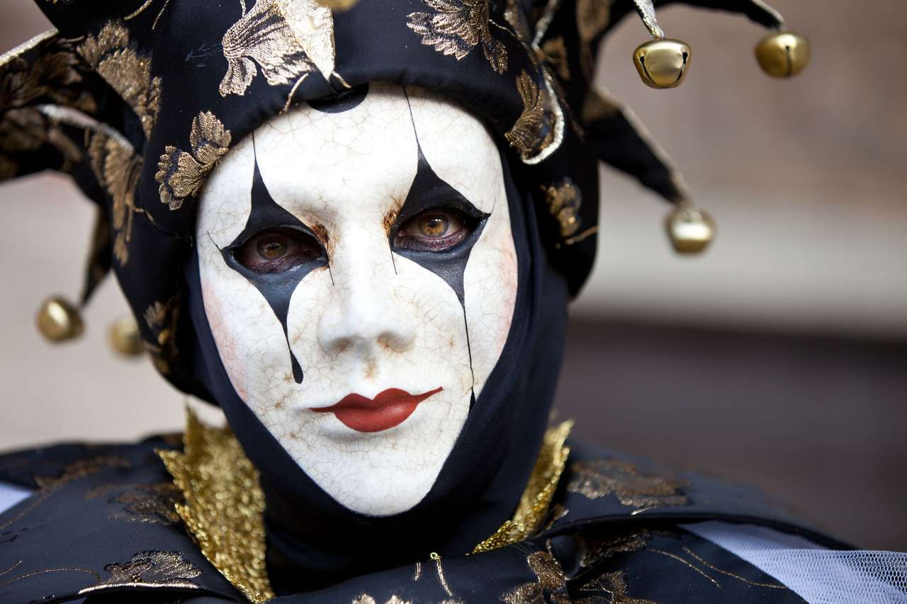 Gemaskeerde vrouw bij carnaval in Venetië, Italië online puzzel