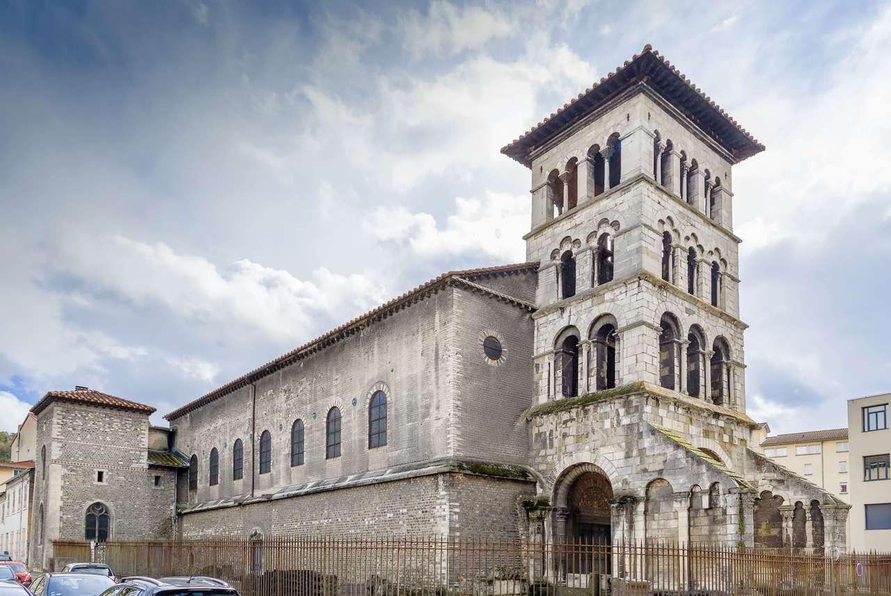 Saint Peter's church in Vienne puzzle online from photo