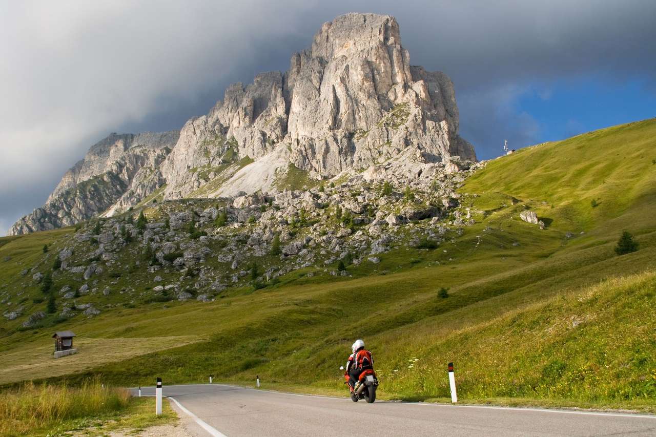 Motorcyklister på Giau Pass Pussel online