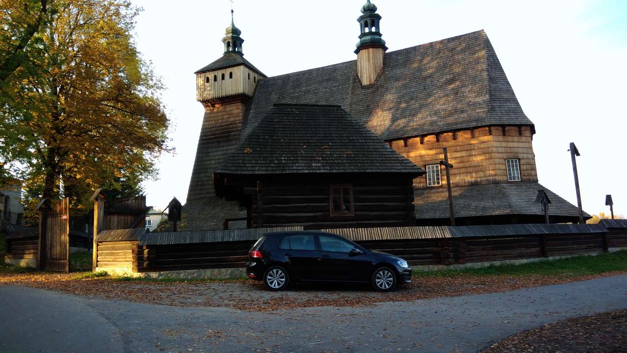 Μια ιστορική εκκλησία στο Haczów online παζλ