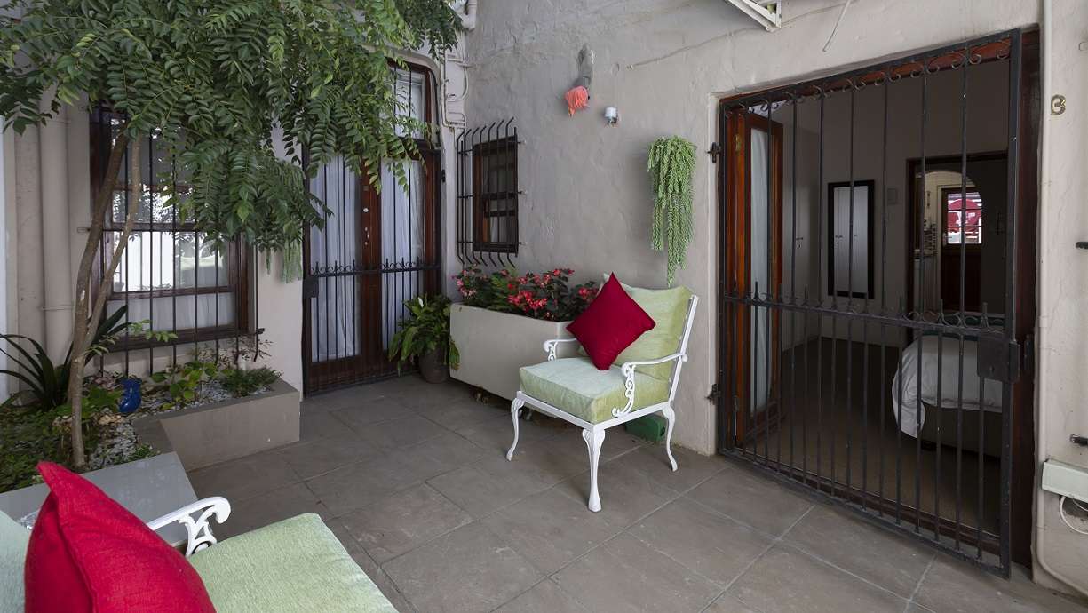 Bifogad veranda pussel online från foto