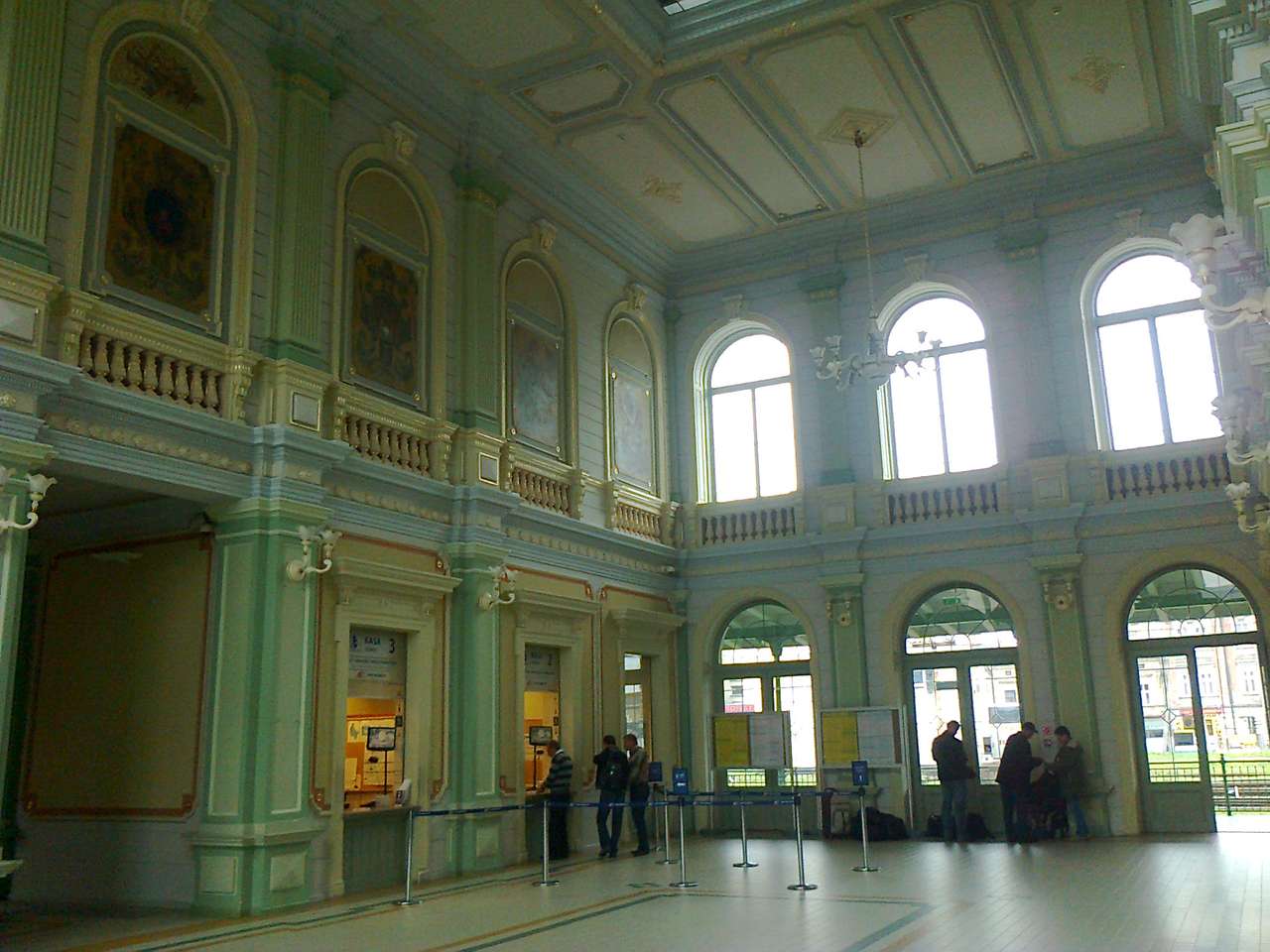 Interior of the PKP Railway Station Przemyśl online puzzle