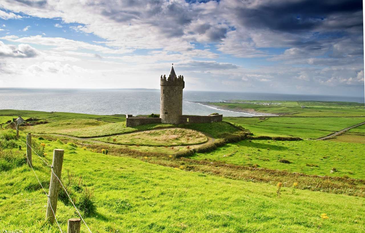 Starý irský hrad v Doolinu online puzzle