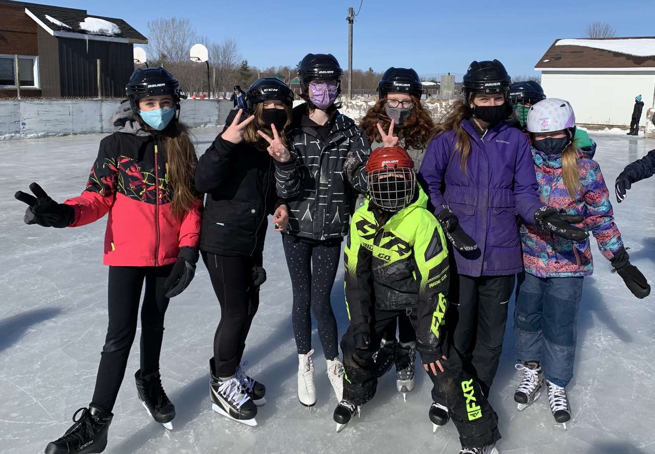 Skating Group puzzle online from photo