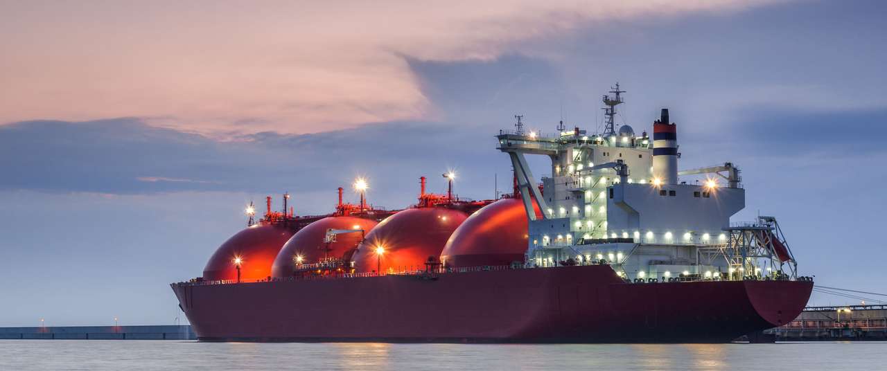 LNG танкера онлайн пъзел от снимка