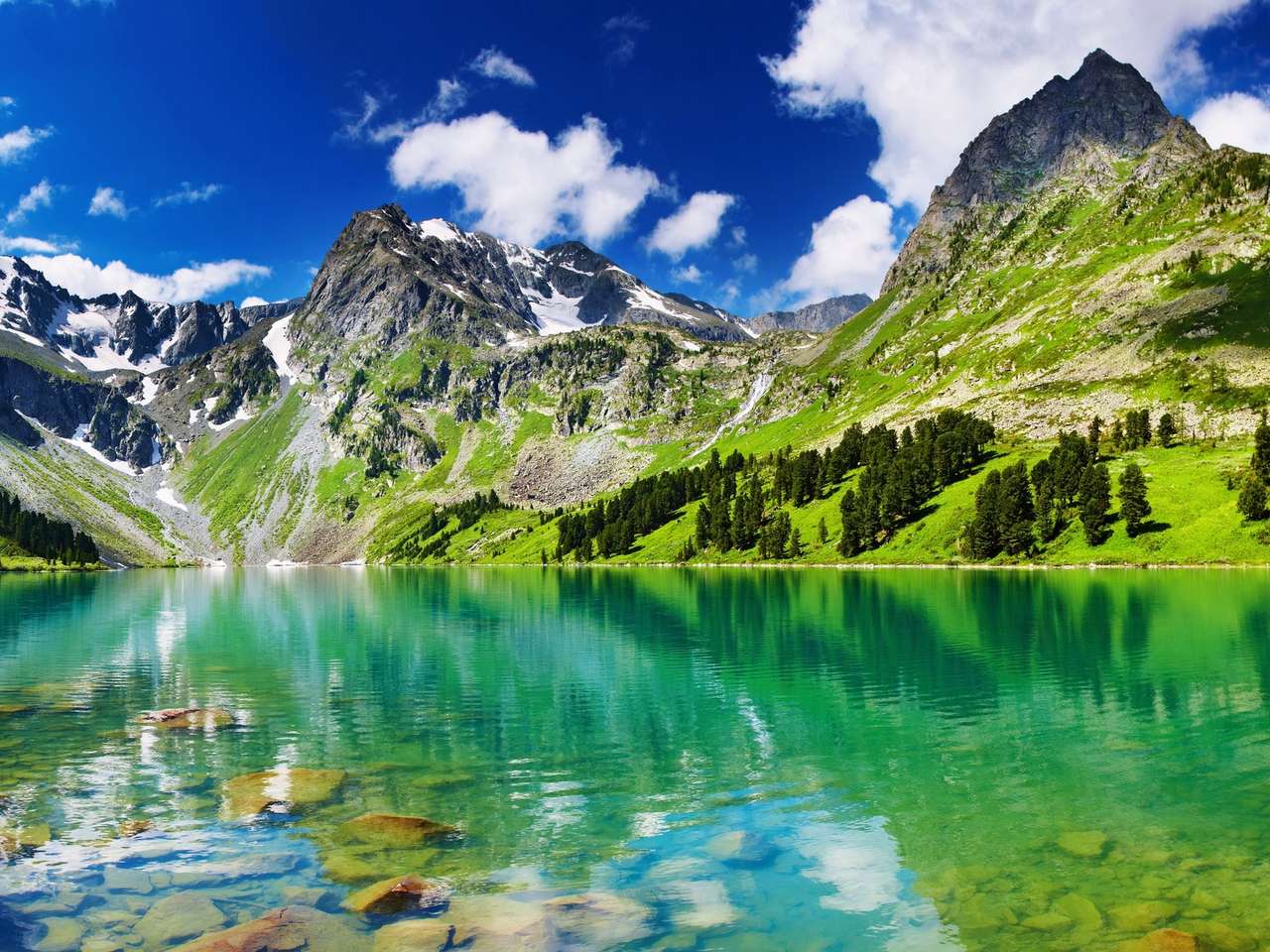 Горы с озером пазл онлайн из фото