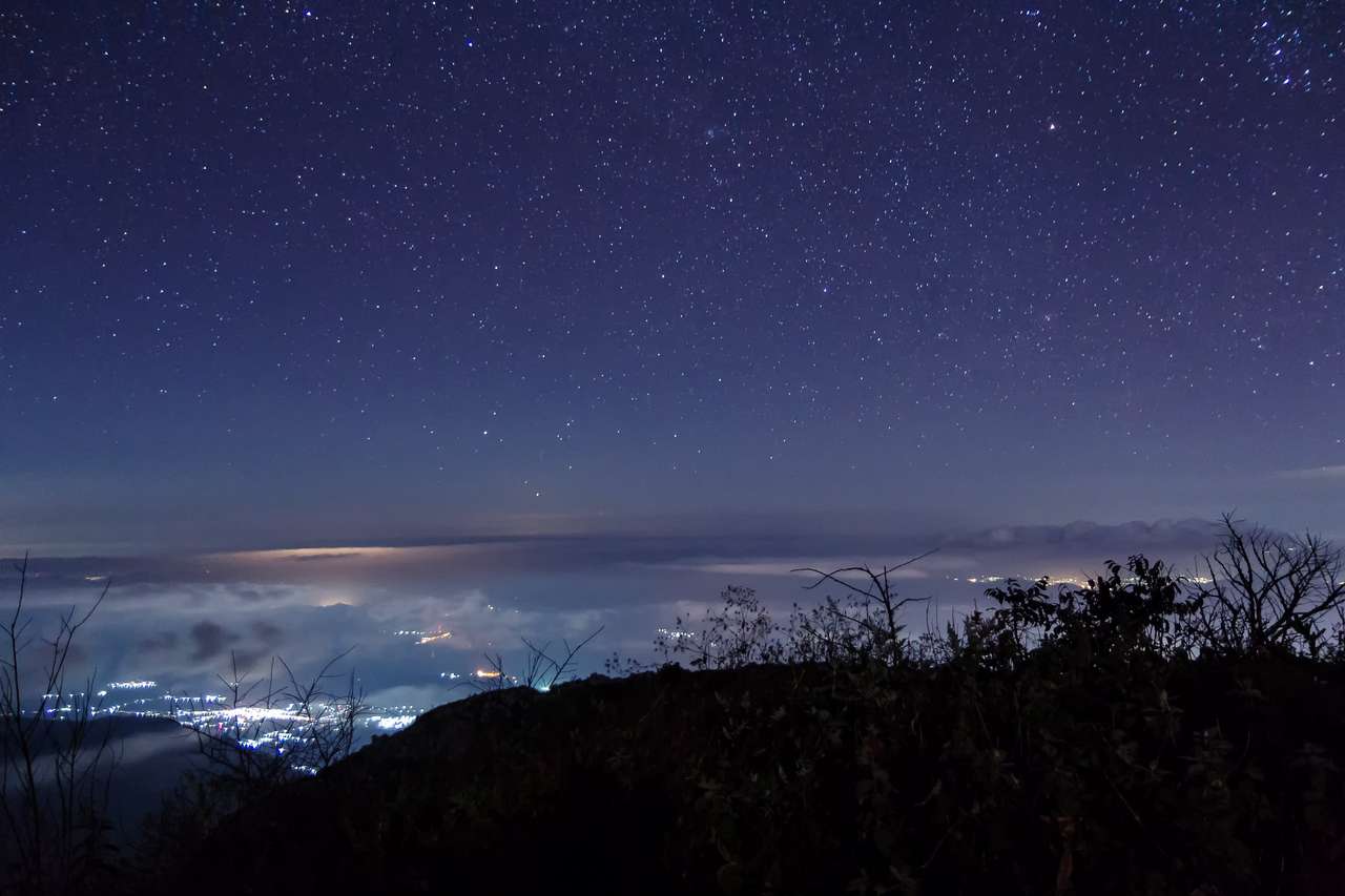 Νυχτερινή θέα με αστέρια παζλ online από φωτογραφία