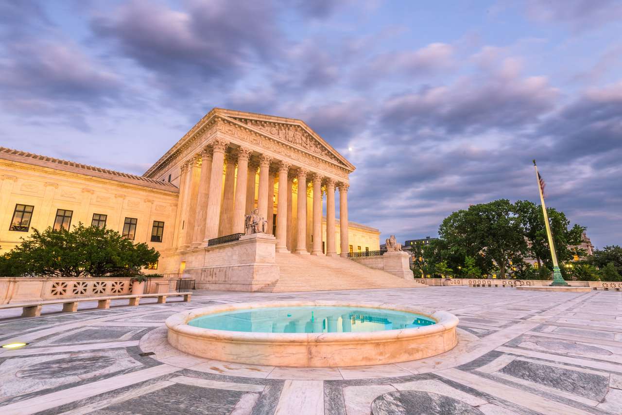 United States Supreme Court Building pussel online från foto