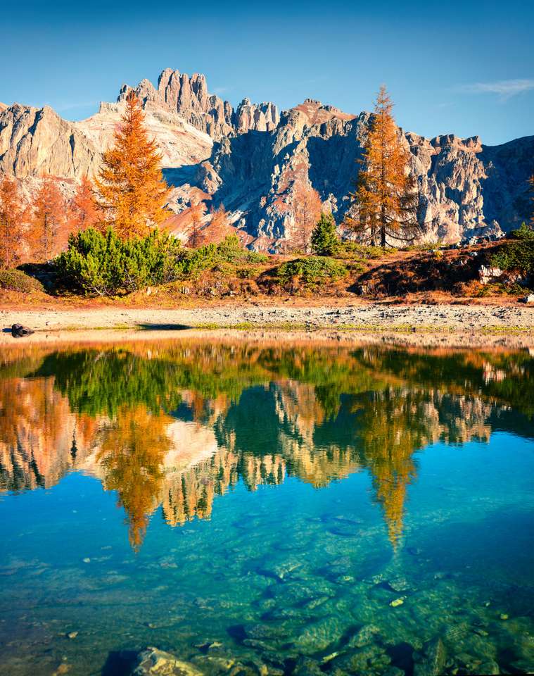 Limides Lake in Dolomite Alpen puzzel online van foto