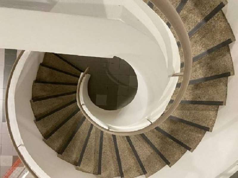 Spiral stairs online puzzle