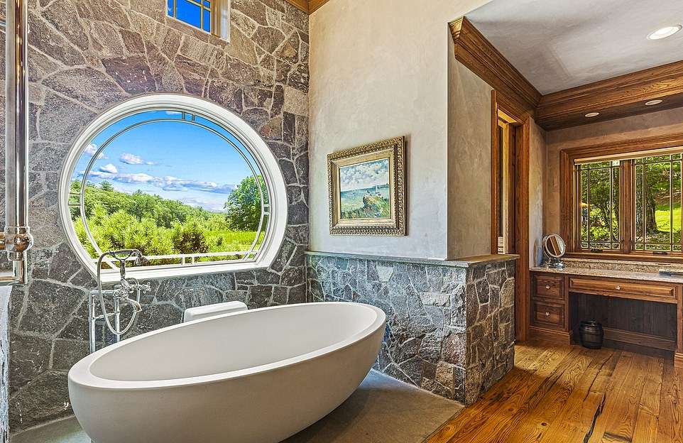Interior da mansão de 30 anos - banho puzzle online a partir de fotografia