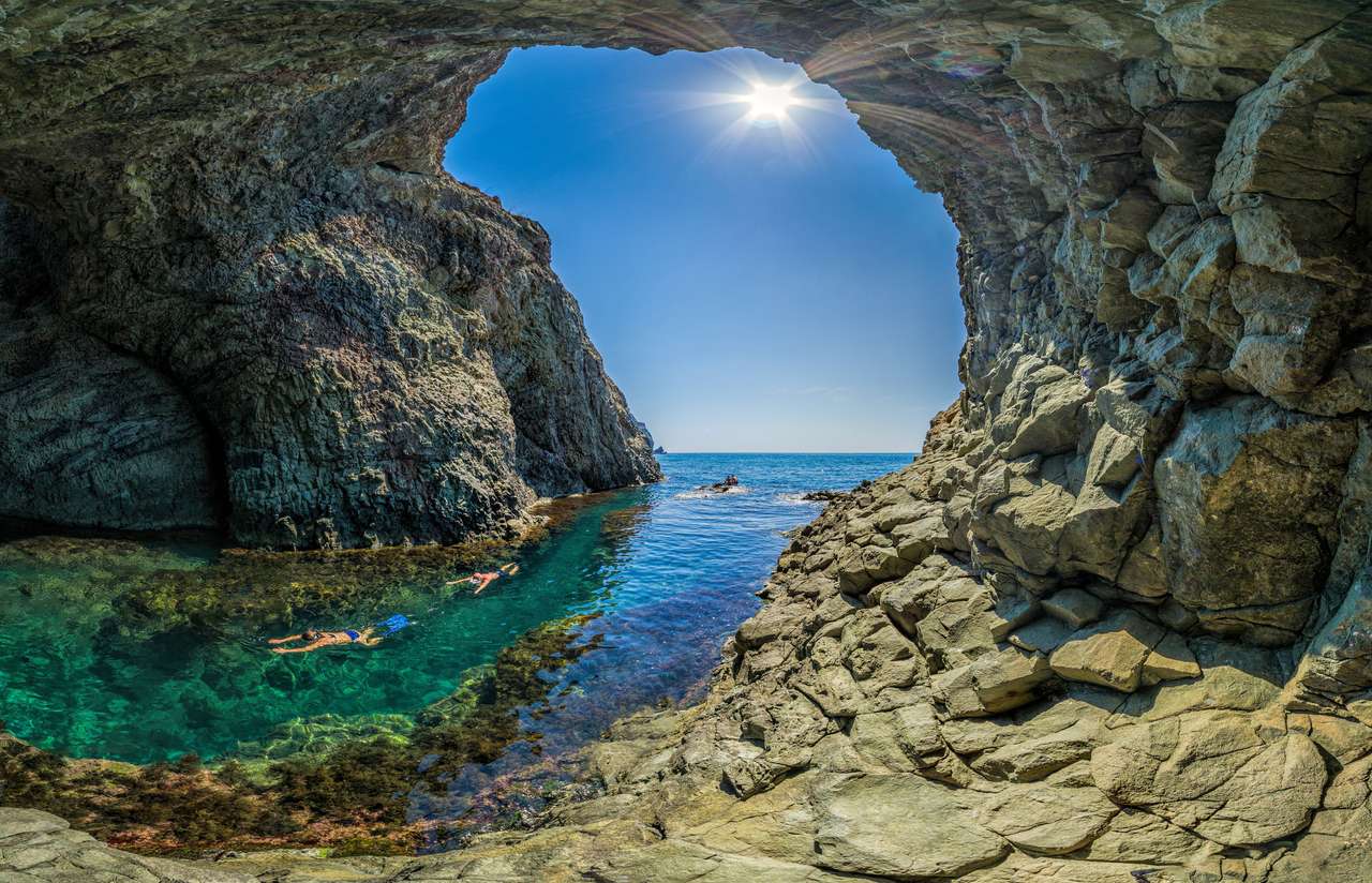 Dianas Grotto Sewastopol. Online-Puzzle vom Foto