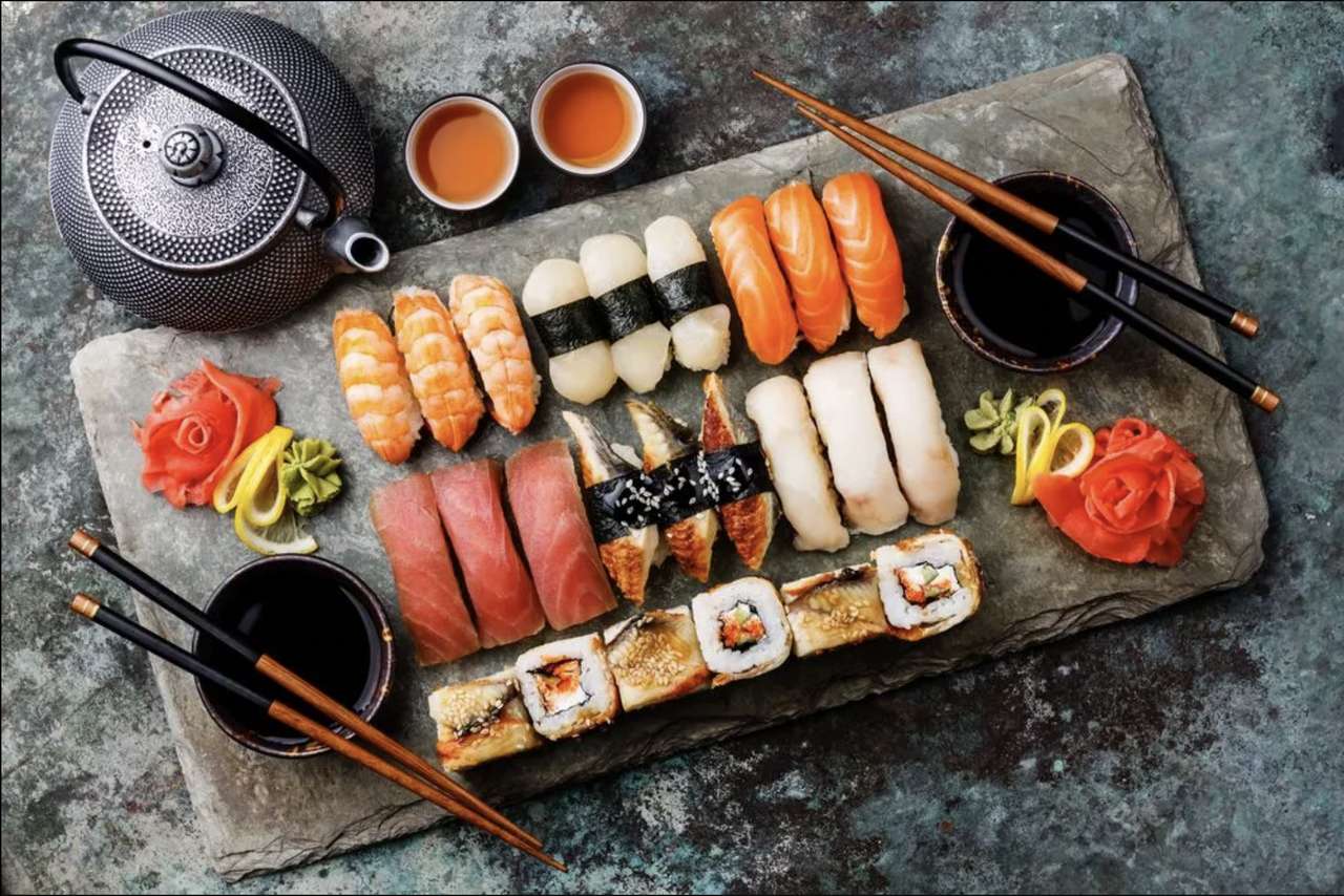 Bandeja de sushi. puzzle online a partir de fotografia