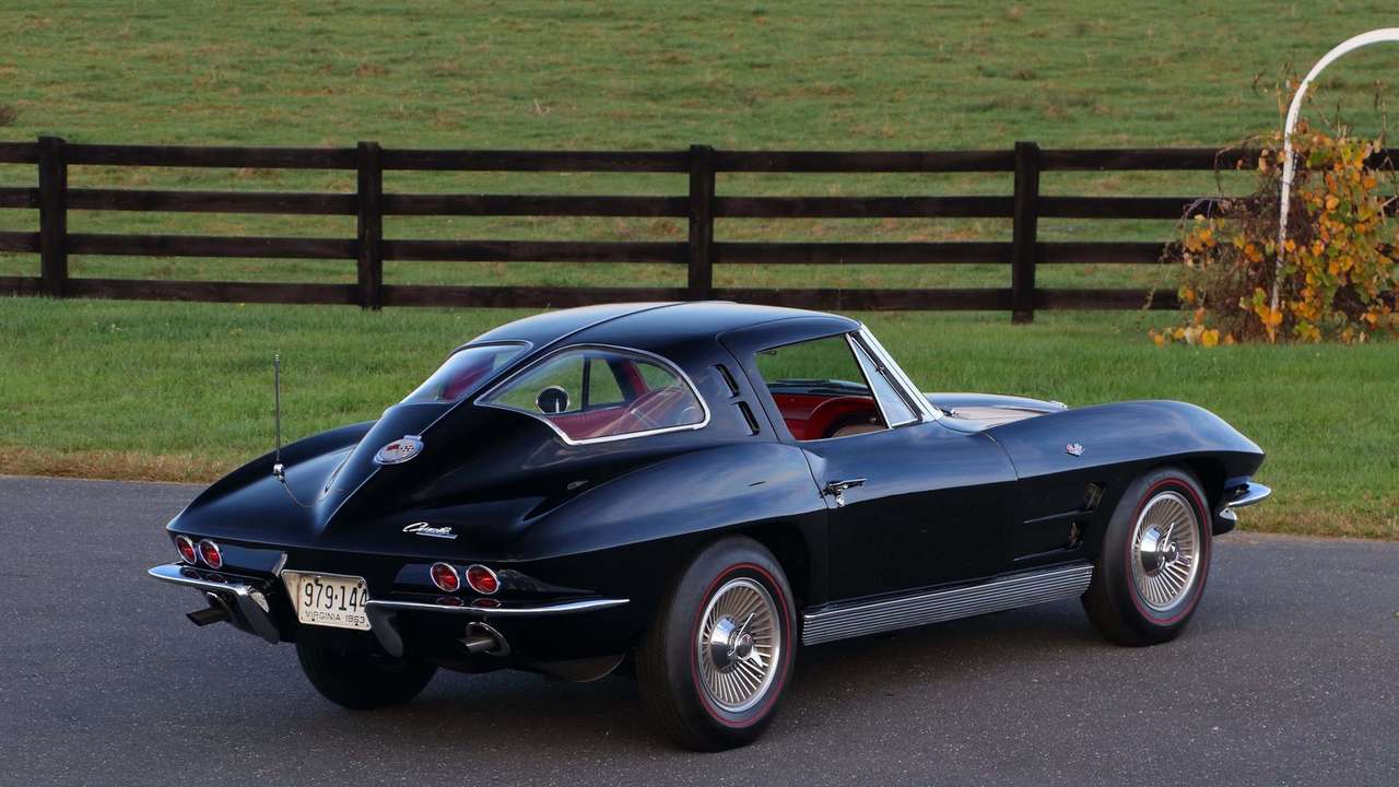 Chevrolet Corvette Sting Ray 1963 года выпуска онлайн-пазл