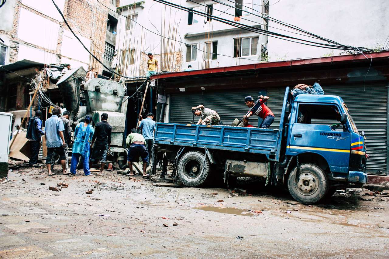 Nepálští pracovníci v Káthmándú online puzzle