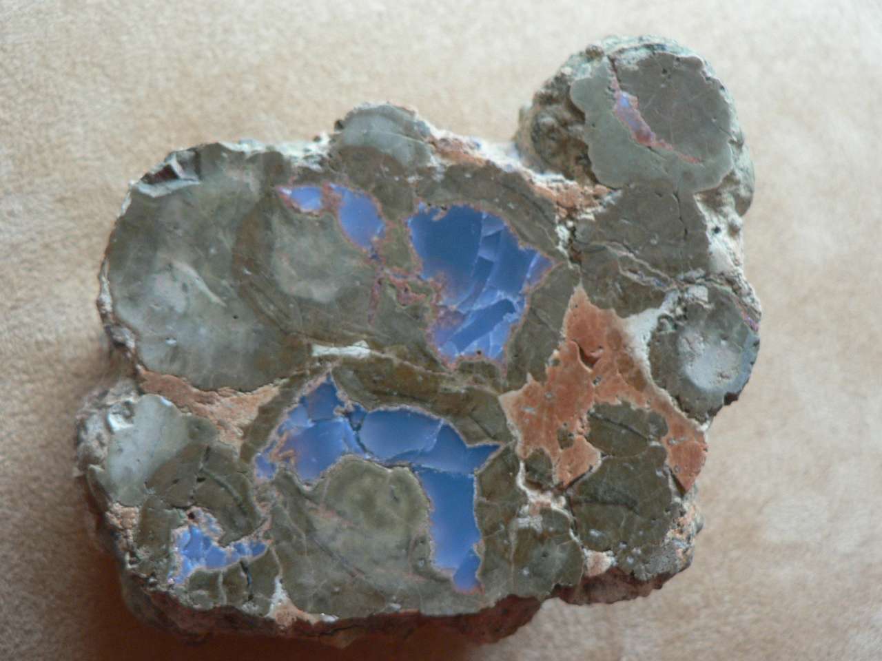 Agate de lit d'opale puzzle en ligne
