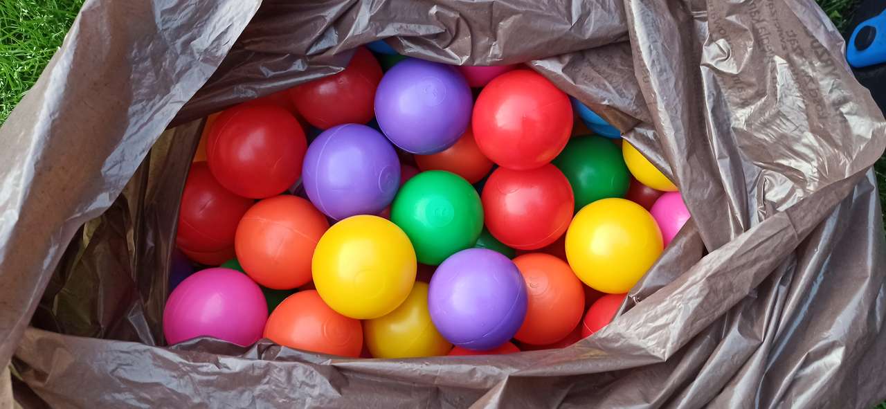 Кольорові кульки скласти пазл онлайн з фото